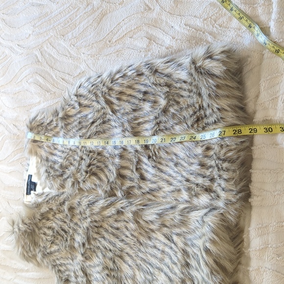 BNWOT Cynthia Rowley Faux Fur Vest - Picture 10 of 10